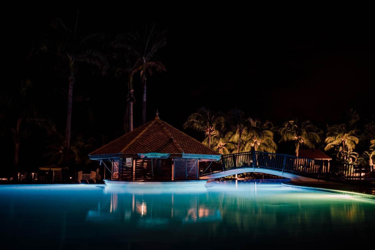 Au Beau Village Studio Avec Piscine Magnifique 圣吕斯 外观 照片